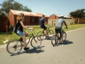  Authentic Bicycle Tours and Backpackers  Совето